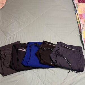 Bundled-Women’s jogger scrub pants